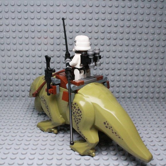 Star Wars Dewback Sand Stormtrooper Minifigure Set - Picture 3 of 3